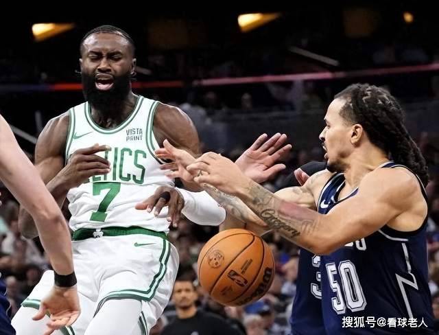 包含艾弗顿对阵狂热，想在主场取胜扳回劣势的词条